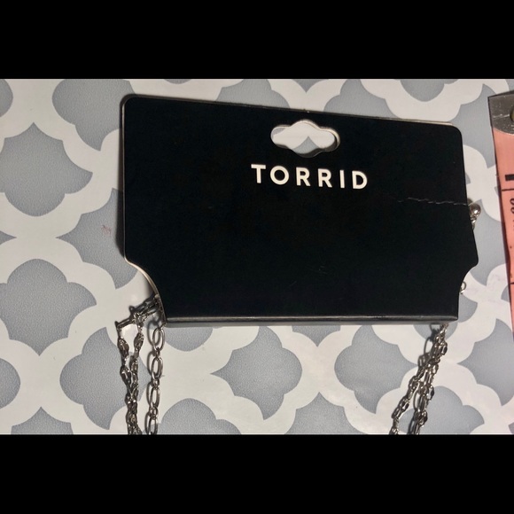 NWT Torrid Silvertone 3 chain layered necklace - Picture 6 of 7